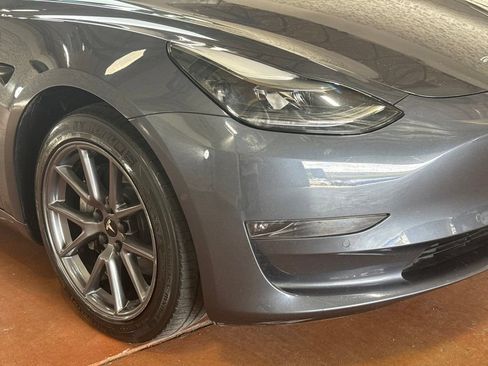 Used 2022 Tesla Model 3 Long Range AWD/4WD image 9
