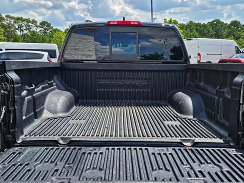 Used 2022 Nissan Frontier SV w/ Graphics Package AWD/4WD image 30