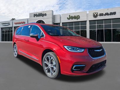 New 2026 Chrysler Pacifica Pinnacle w/ Trailer Tow Group