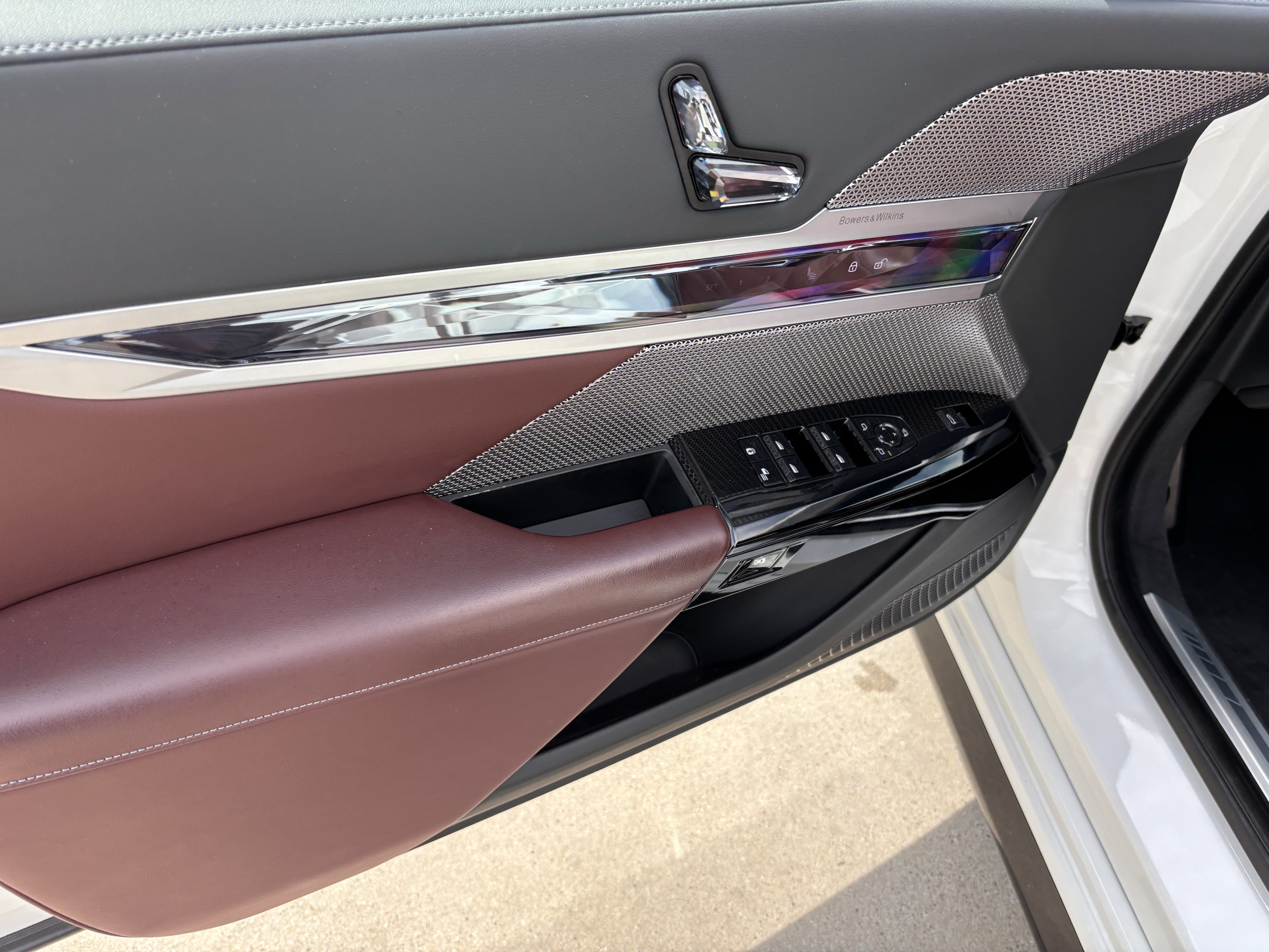Certified 2024 BMW i7 xDrive60 AWD/4WD image 14