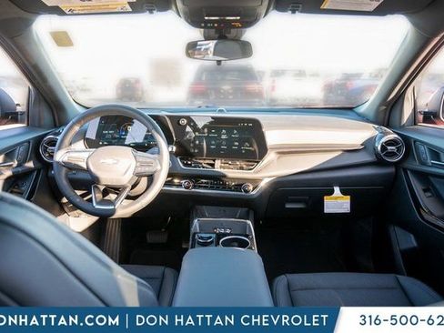 New 2026 Chevrolet Equinox LT w/ Convenience Package II image 3