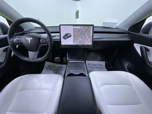 Used 2021 Tesla Model Y Long Range image 18