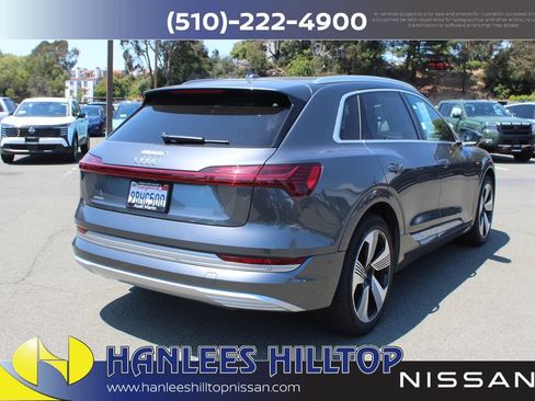 Used 2019 Audi e-tron Prestige w/ Prestige Package AWD/4WD image 7
