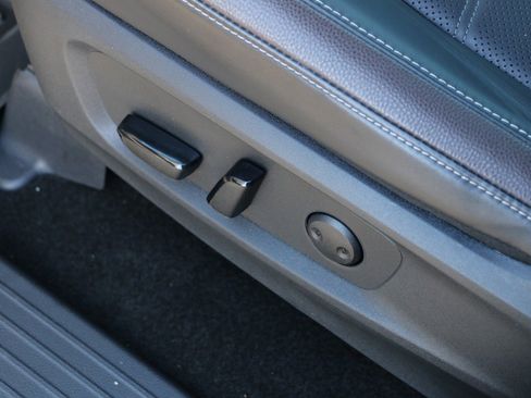 Used 2025 Nissan Pathfinder Platinum w/ Cargo Package image 27