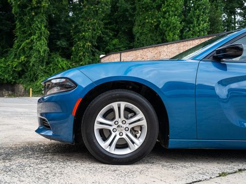 Used 2023 Dodge Charger SXT RWD image 3