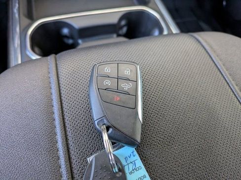 Used 2024 Chevrolet Silverado 2500 LTZ w/ LTZ Convenience Package image 31