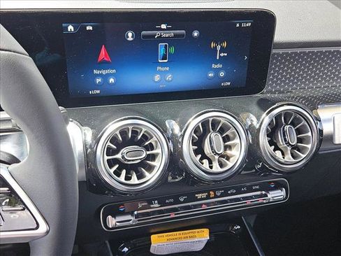 New 2025 Mercedes-Benz GLB 250 GLB 250 image 12