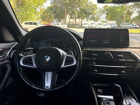 Used 2021 BMW 530i w/ M Sport Package RWD image 31