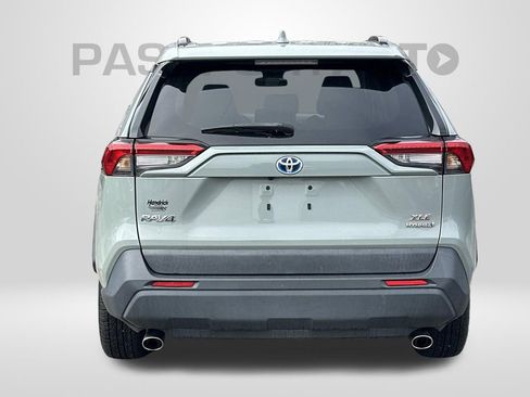 Used 2022 Toyota RAV4 XLE image 3