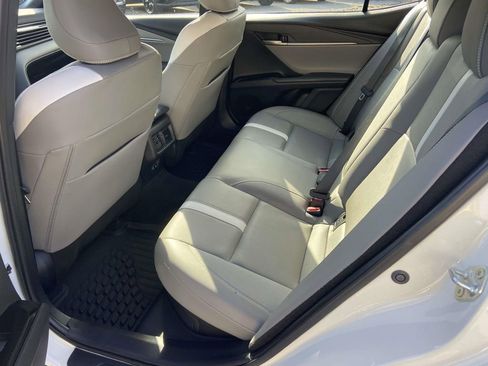 Used 2025 Toyota Camry SE FWD image 18