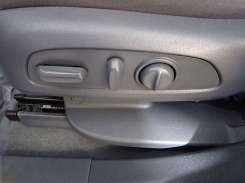 Used 2019 Chevrolet Blazer LT image 25