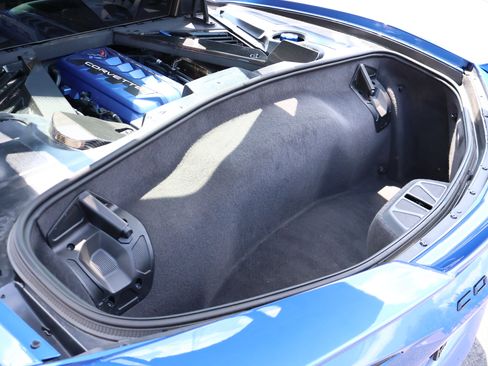 Used 2023 Chevrolet Corvette Stingray Coupe w/ Z51 Performance Package RWD image 21