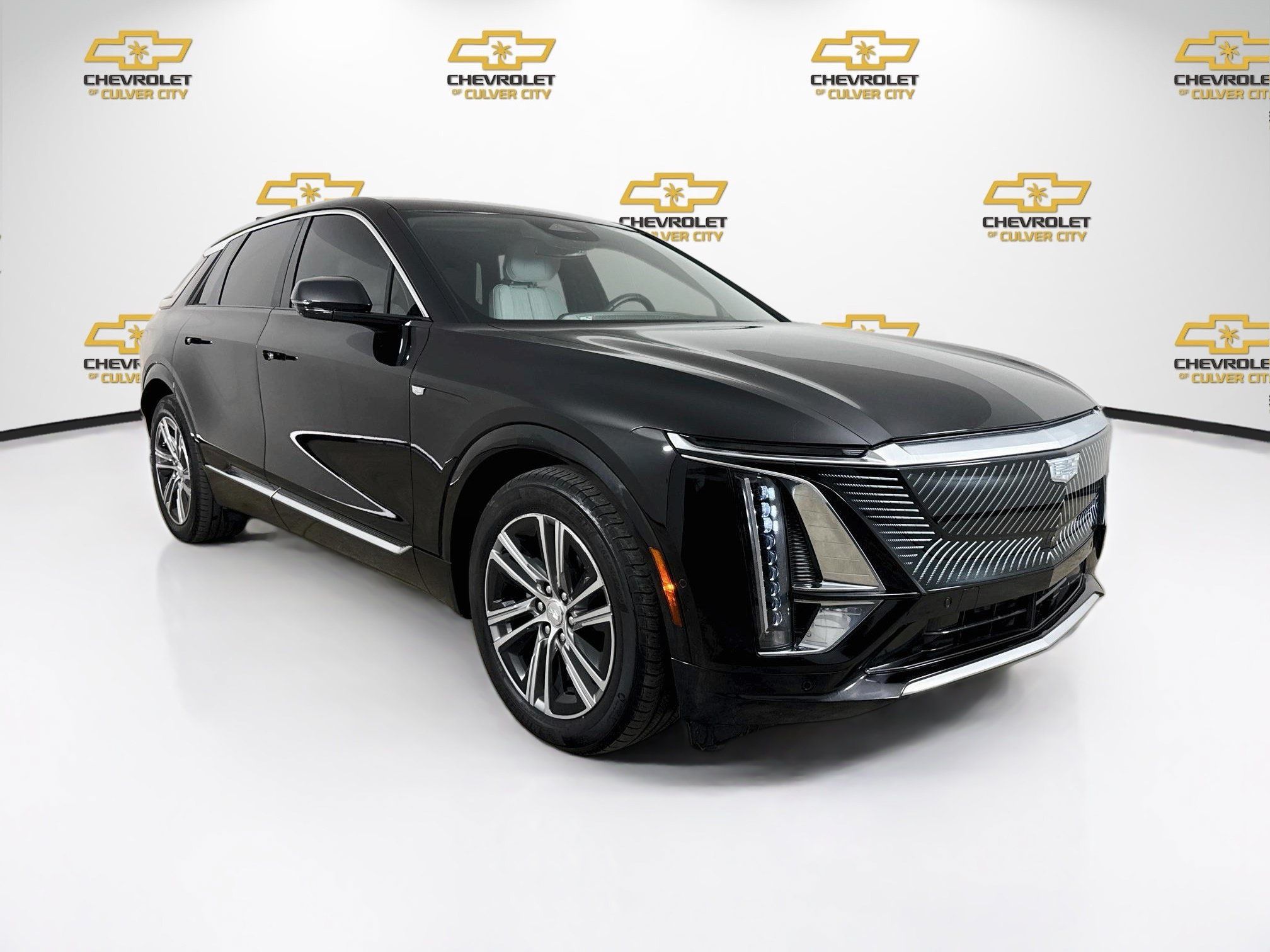 Used 2024 Cadillac Lyriq Luxury RWD image 1