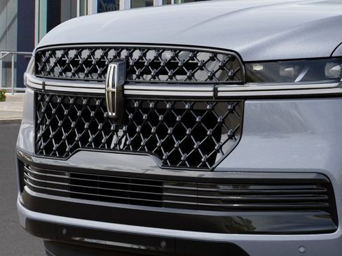 New 2027 Lincoln Navigator L Reserve AWD/4WD image 16