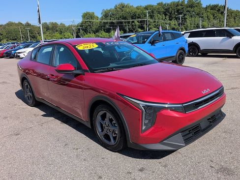 Used 2025 Kia K4 FWD image 1