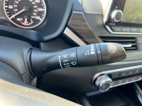 Used 2023 Nissan Altima 2.5 SV image 24