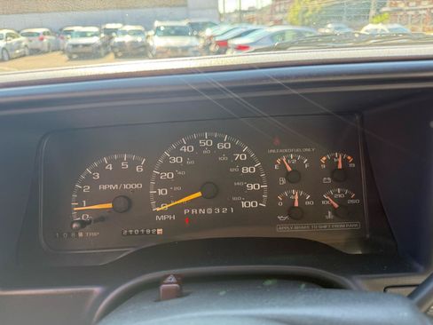 Used 1998 Chevrolet Silverado 1500 4x4 Extended Cab w/ Preferred Equipment Group 2 image 12