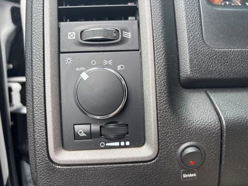 Used 2022 RAM 1500 Tradesman w/ Chrome Appearance Group AWD/4WD image 38
