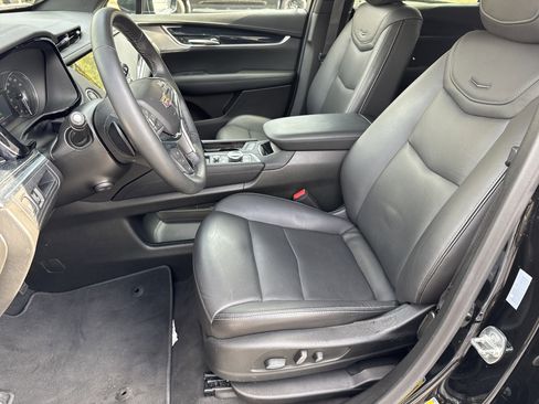 Certified 2025 Cadillac XT5 Premium Luxury image 9