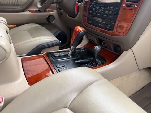 Used 2002 Lexus LX 470 4WD image 53