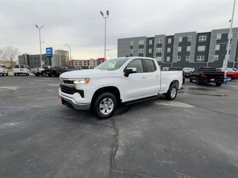 Used 2024 Chevrolet Silverado 1500 LT image 4
