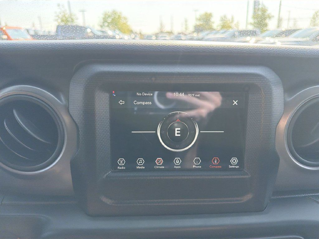 Used 2022 Jeep Wrangler Sport AWD/4WD image 15
