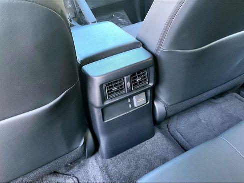 Used 2025 Toyota 4Runner Limited AWD/4WD image 35