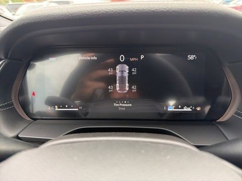 New 2025 Jeep Grand Cherokee Limited w/ Black Appearance Package image 13