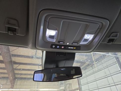 Used 2023 GMC Sierra 1500 Elevation image 28