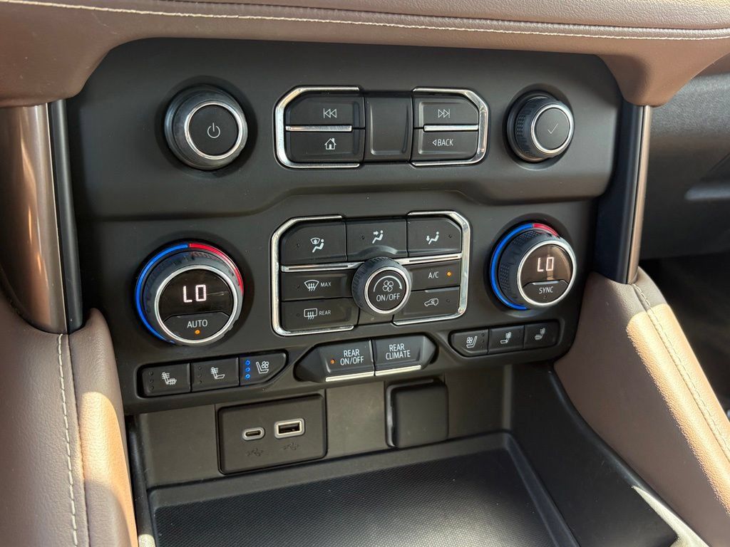 Used 2021 Chevrolet Tahoe High Country AWD/4WD image 12