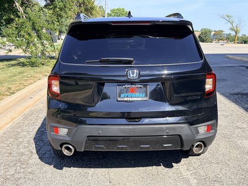 Used 2025 Honda Passport Black Edition image 4
