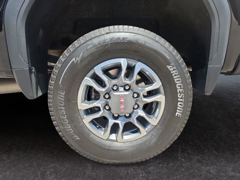 Used 2024 GMC Sierra 2500 SLT AWD/4WD image 28