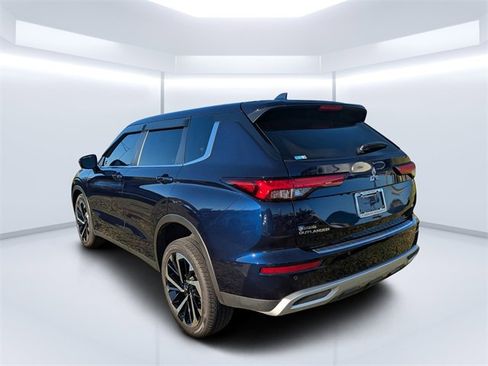 Used 2024 Mitsubishi Outlander SE image 5