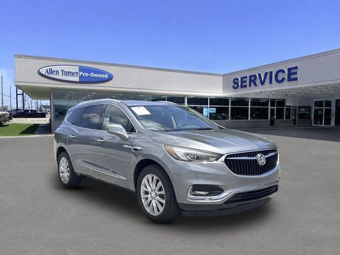 Used 2018 Buick Enclave Premium w/ Experience Buick Package FWD image 2