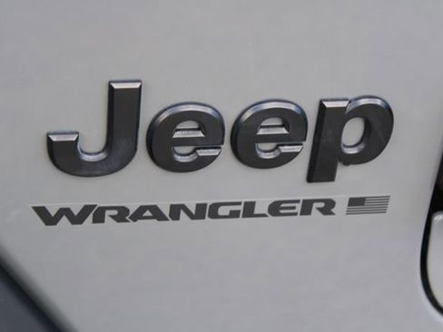 Used 2023 Jeep Wrangler Sport S image 8