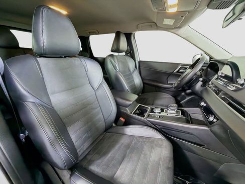 Used 2024 Mitsubishi Outlander SE image 26