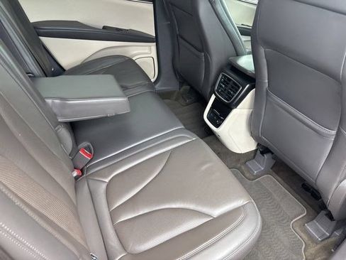 Used 2019 Lincoln Nautilus Select AWD/4WD image 36
