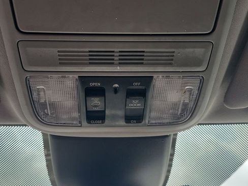 Used 2024 Honda Odyssey EX-L image 25