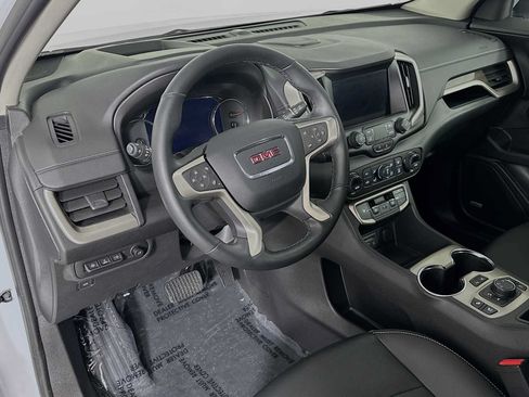 Used 2024 GMC Terrain Denali w/ Denali Premium Package AWD/4WD image 9