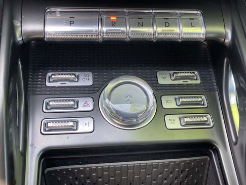 Certified 2024 Lincoln Nautilus Reserve w/ Equipment Group 202A image 28