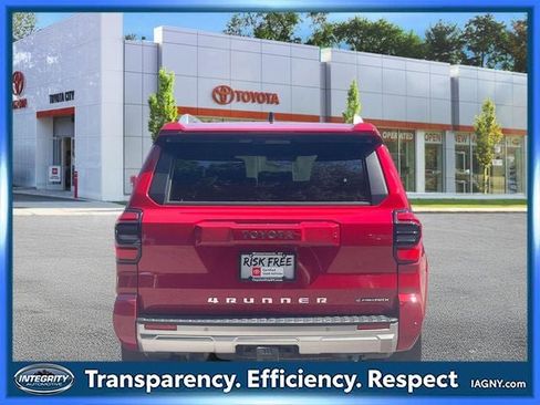 Used 2025 Toyota 4Runner Limited AWD/4WD image 7