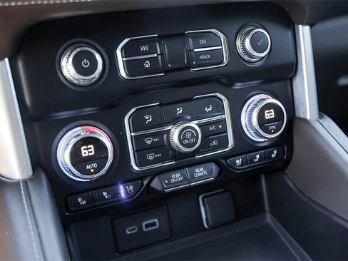 Used 2021 GMC Yukon SLT w/ SLT Luxury Plus Package image 20