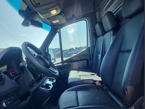 Used 2024 Mercedes-Benz Sprinter 3500 image 4