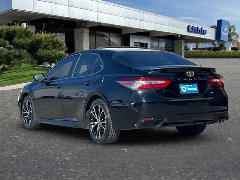 Used 2018 Toyota Camry SE w/ Moonroof Package image 7