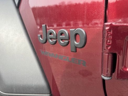 Used 2022 Jeep Wrangler Sport image 12