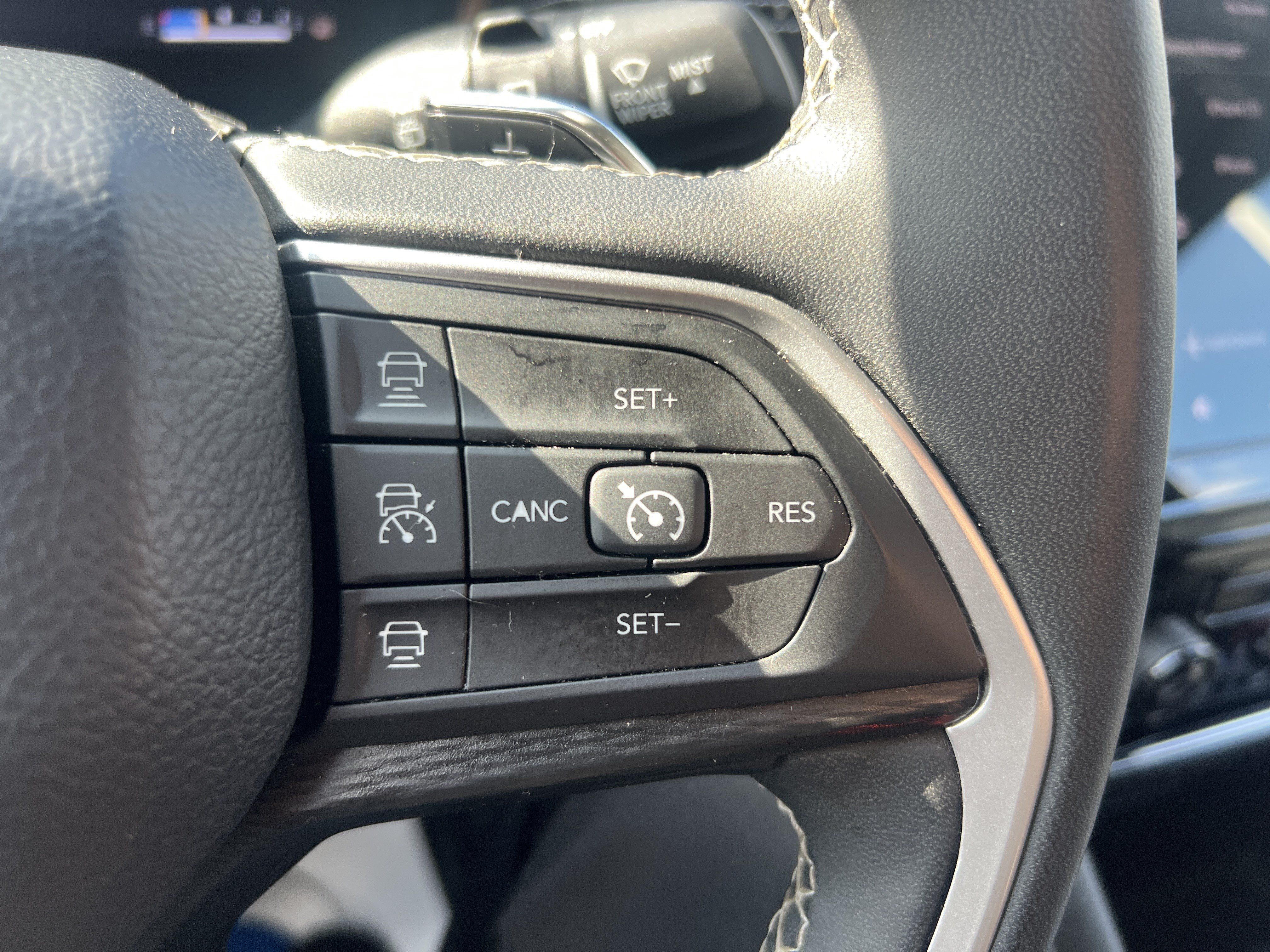 Used 2023 Jeep Grand Cherokee L Laredo AWD/4WD image 21