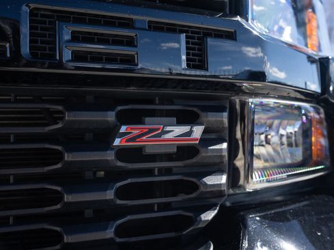 Used 2019 Chevrolet Silverado 1500 Custom Trail Boss AWD/4WD image 6