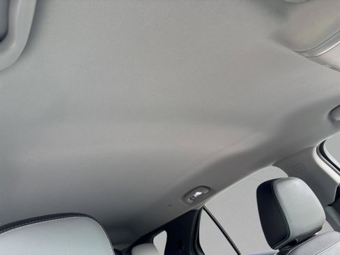 Used 2020 Chevrolet Equinox Premier image 40