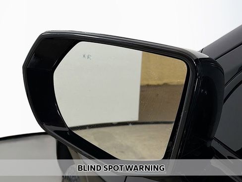Used 2025 Chevrolet Suburban Z71 AWD/4WD image 7