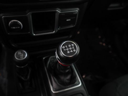 Used 2018 Jeep Wrangler Sport AWD/4WD image 20